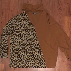 Chocker neck leopard spliced oversized sweater